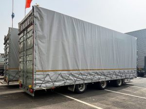Split Box-Type Curtain Semi-Trailer