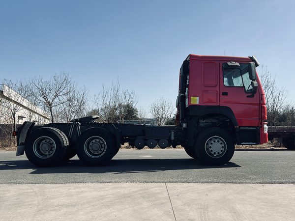 豪沃红2 Sinotruk HOWO A7 6x4 Tractor(Red)